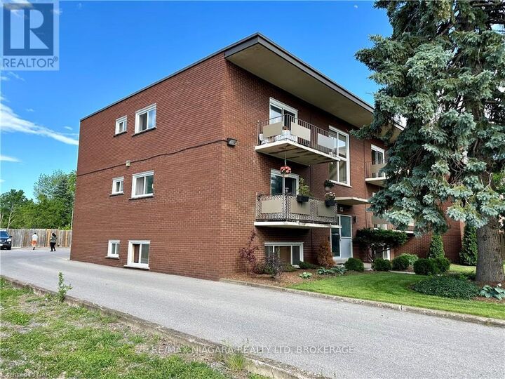 Property Photo: 286 Vine Street 7 ON L2M 4T3