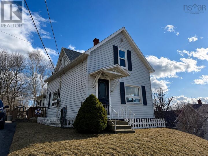 Property Photo:  6 Chestnut Street  NS B0K 1X0 