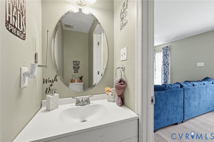 Property Photo:  1304 Piney Ridge Court  VA 23223 
