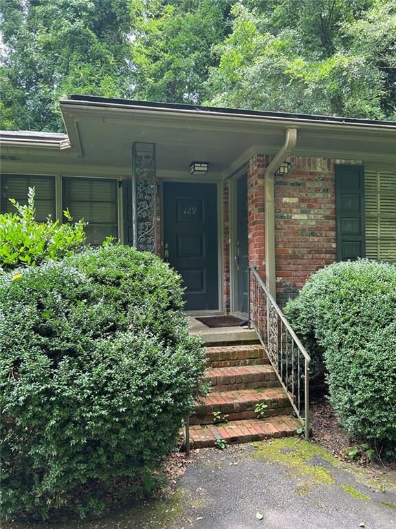 Property Photo:  129 Parkside Circle  GA 30030 