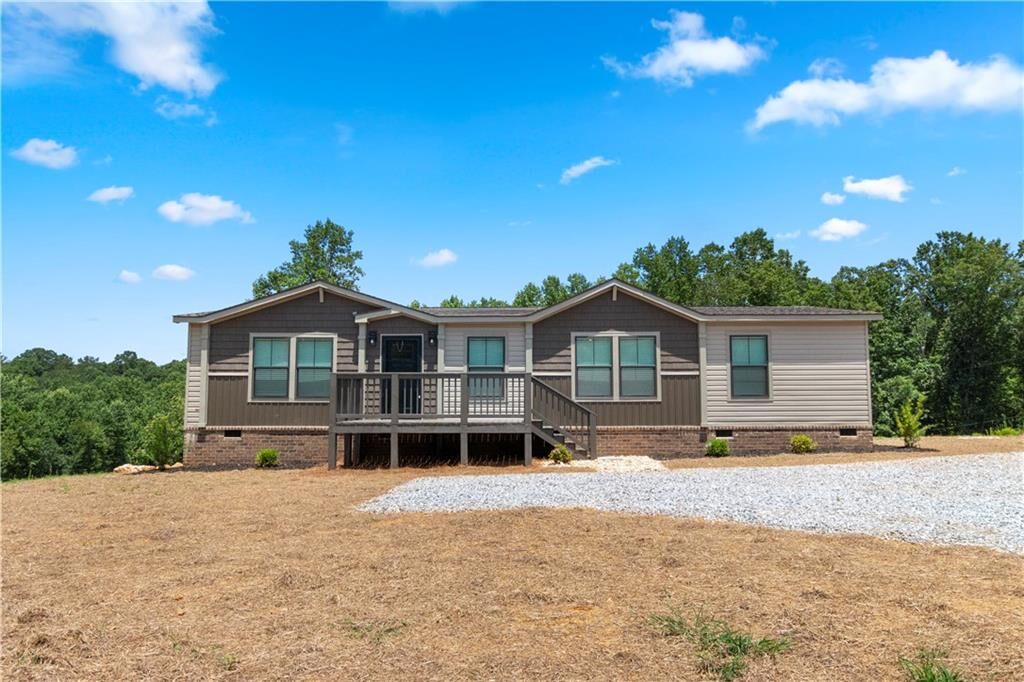 Property Photo: 654 Robertson Loop Road GA 30523