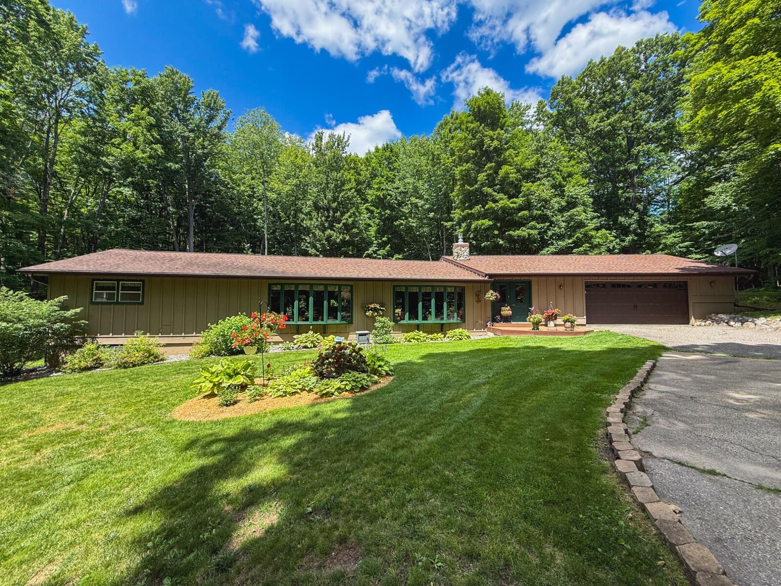 Property Photo:  17091 Country Club Rd  WI 54138 