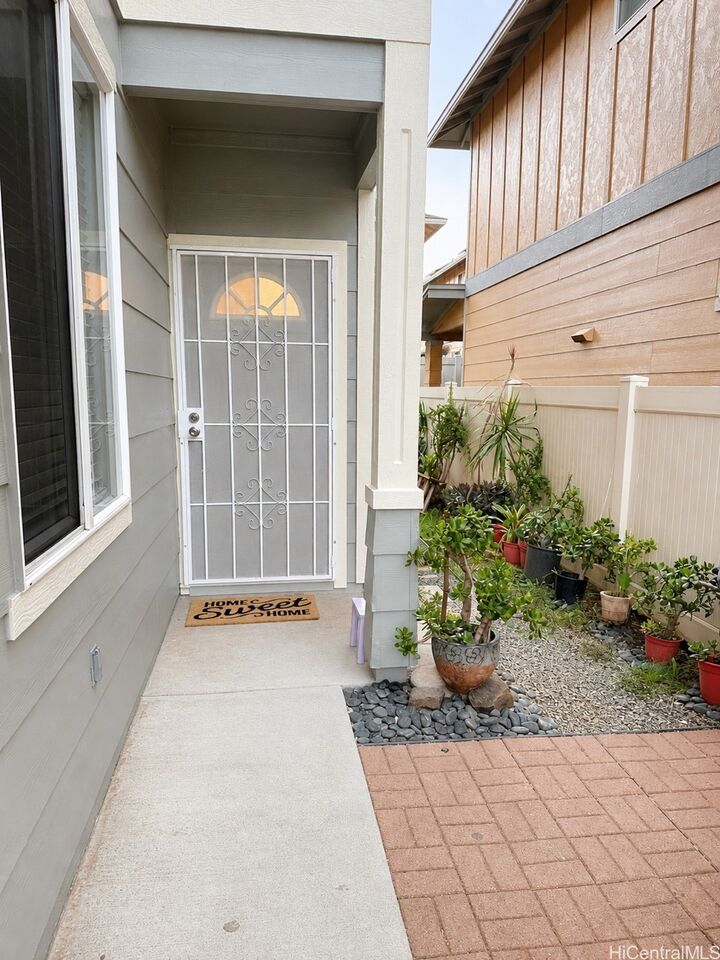 Property Photo:  91-559 Makalea Street  HI 96706 