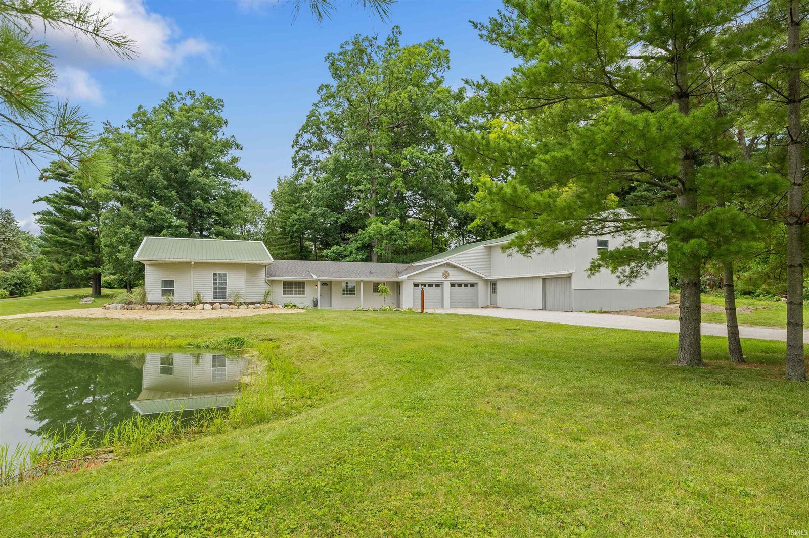 Property Photo:  11778 N Roanoke Road  IN 46783-9409 