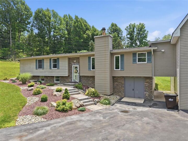Property Photo: 226 Circle Drive S PA 18353