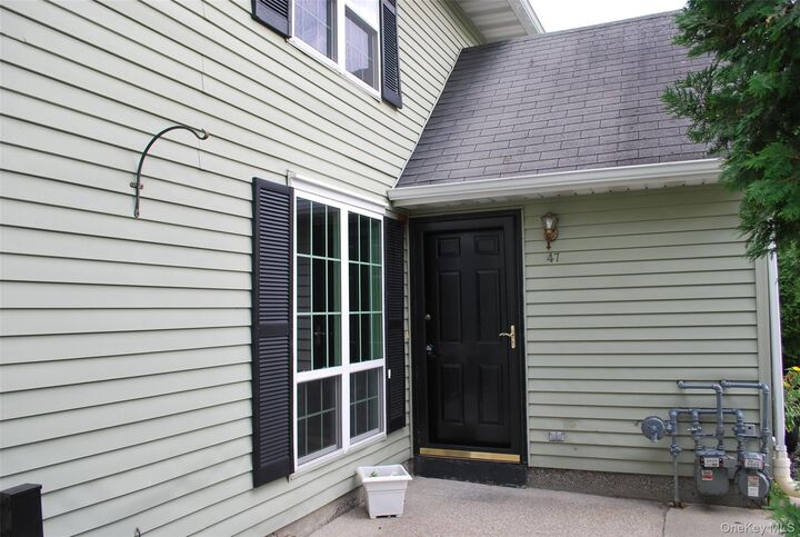 Property Photo:  47 Homestead Village Drive  NY 10990 