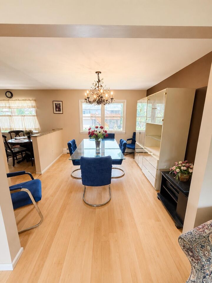 Property Photo:  7 Twin Court  NY 10965 