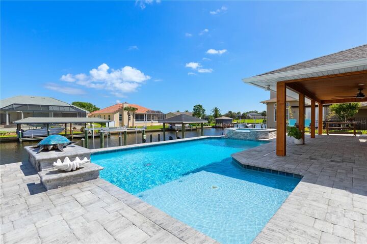 Property Photo:  13 Flametree Court  FL 32137 