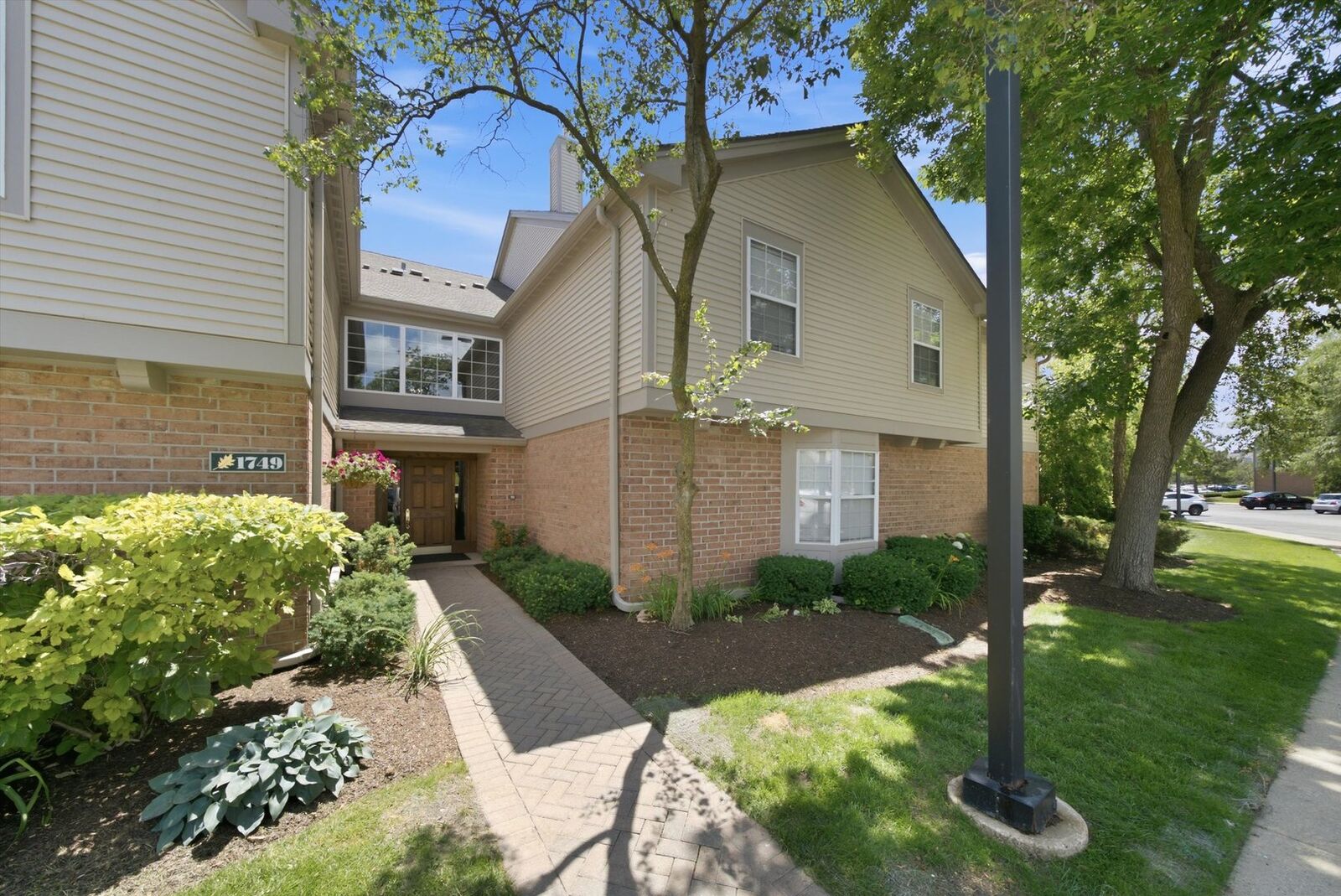 Property Photo: 1749 Eastwood Court 6 IL 60195