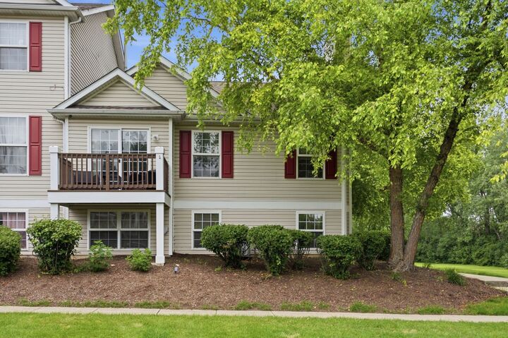 Property Photo:  2248 Graystone Drive 2248  IL 60431 