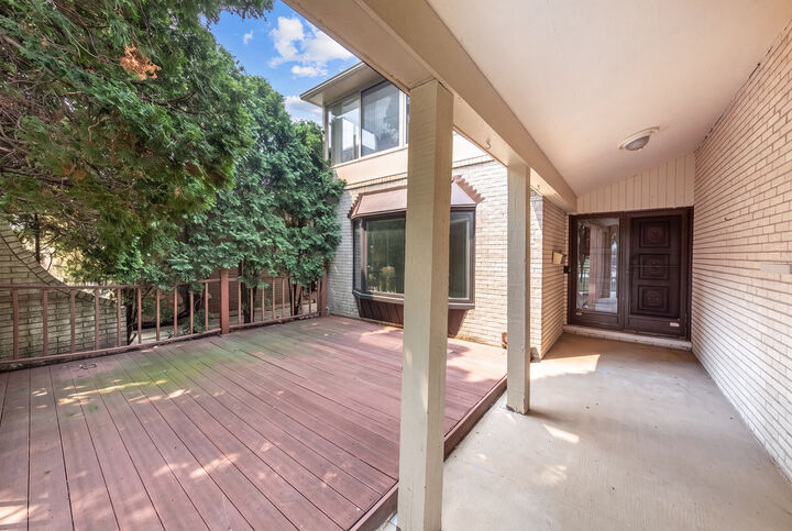 Property Photo: 1522 Monroe Avenue IL 60305