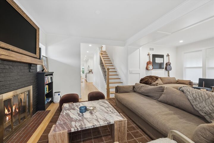 Property Photo: 146 E Maple Street IL 60521