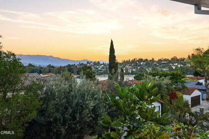 Property Photo: 2001 Kenilworth Avenue CA 90039