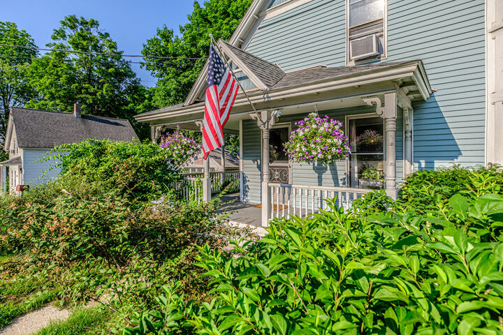 Property Photo:  39 Park Street  ME 04281 