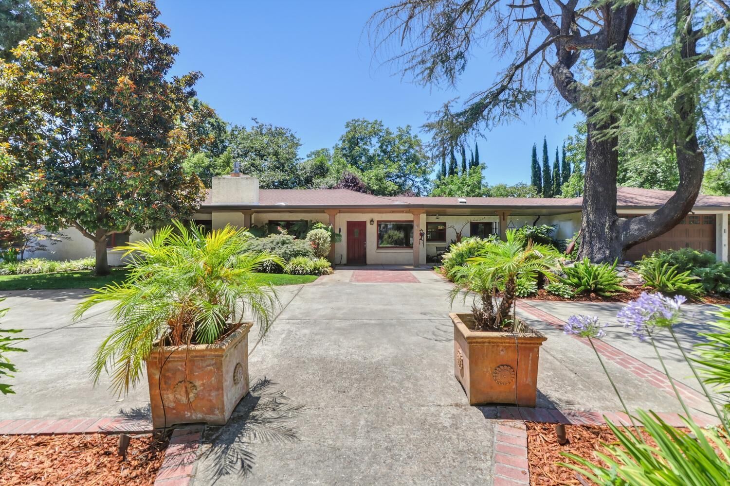 Property Photo:  4960 Paloma Avenue  CA 95608 
