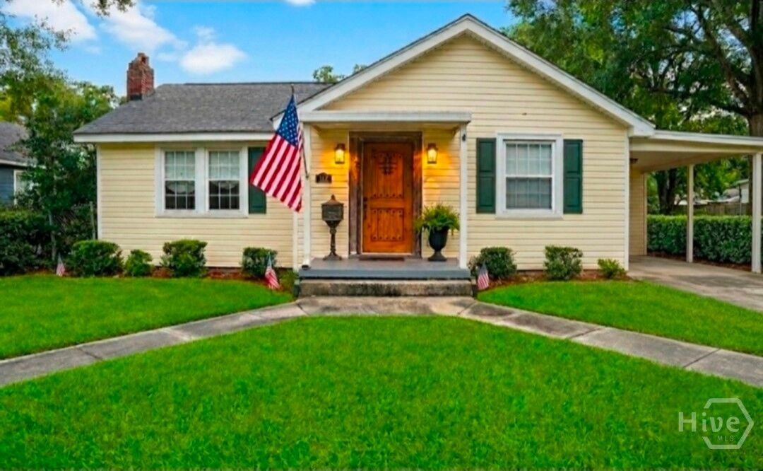 Property Photo:  412 Lawton Avenue  GA 31404 