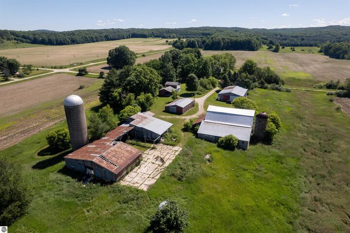 Property Photo: 3102 S 9 Road MI 49638