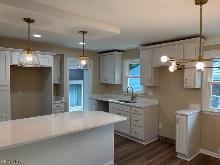 Property Photo: 1574 Sunview Road OH 44124