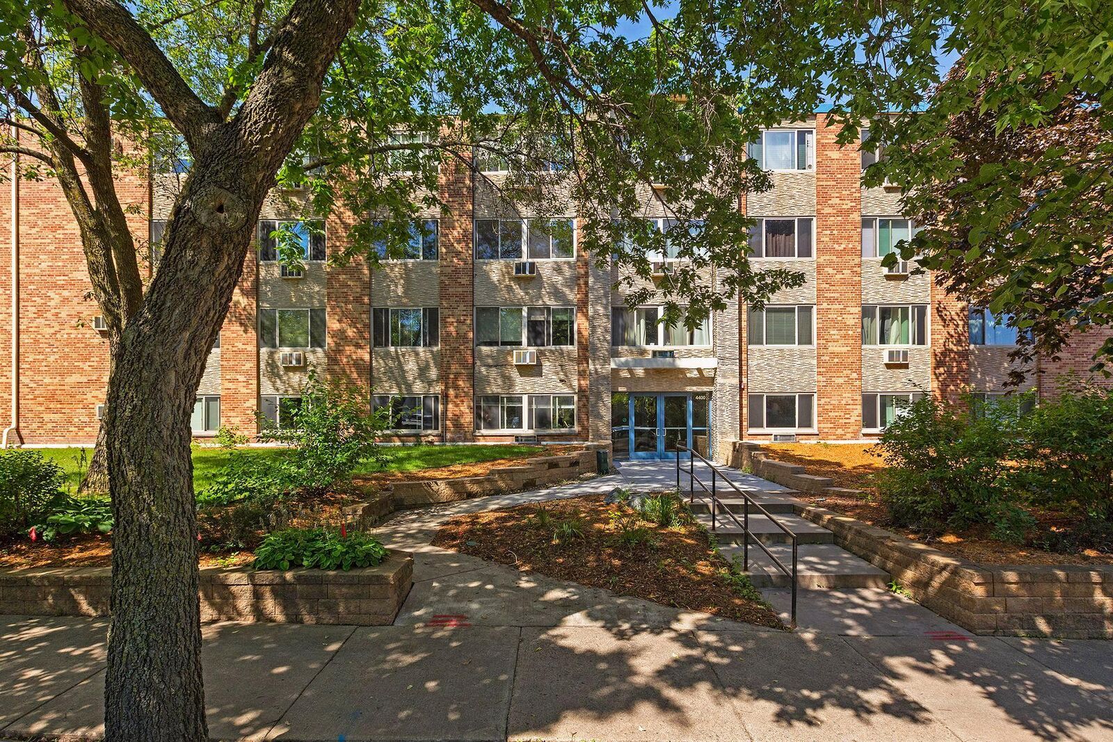 Property Photo: 4400 Upton Avenue S 201 MN 55410