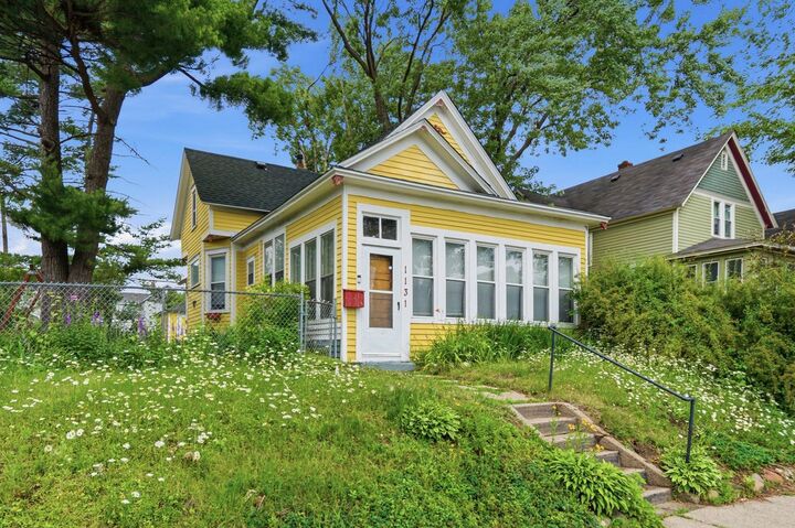 Property Photo:  1131 Woodbridge Street  MN 55117 