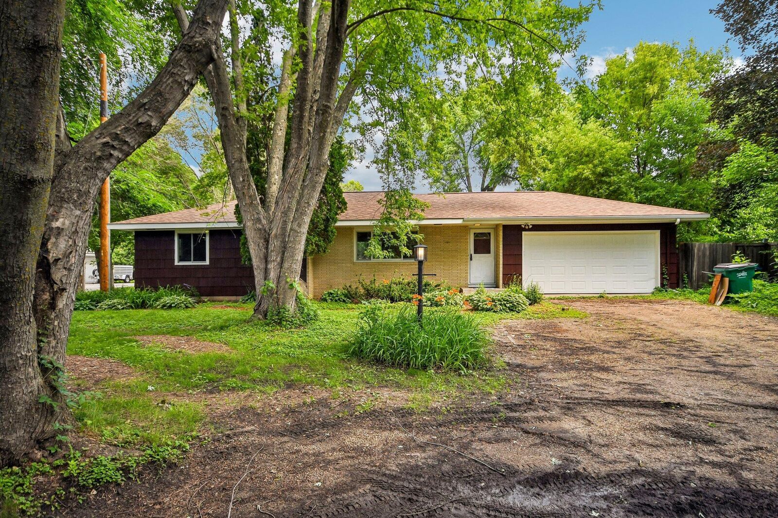 Property Photo:  15606 Minnetonka Boulevard  MN 55345 