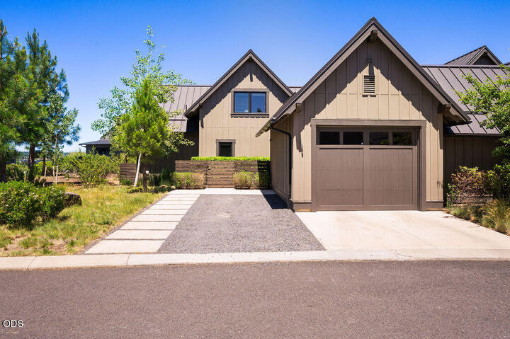 Property Photo:  19352 Blue Bucket Lane  OR 97702 