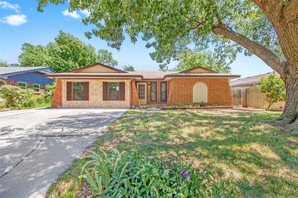 Property Photo: 1037 Mobile Circle OK 73071
