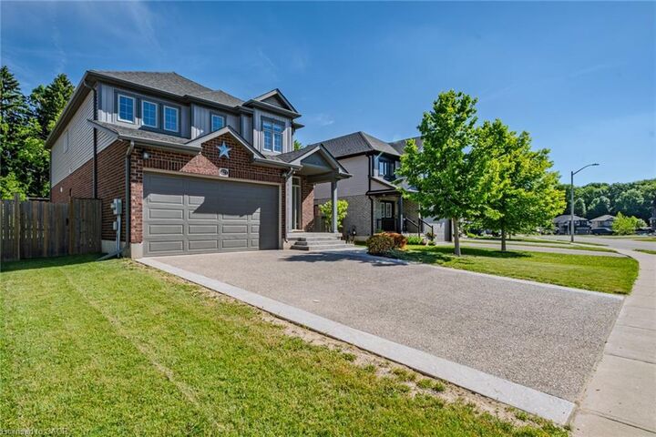 Property Photo: 273 Woodway Trail ON N3Y 0C9