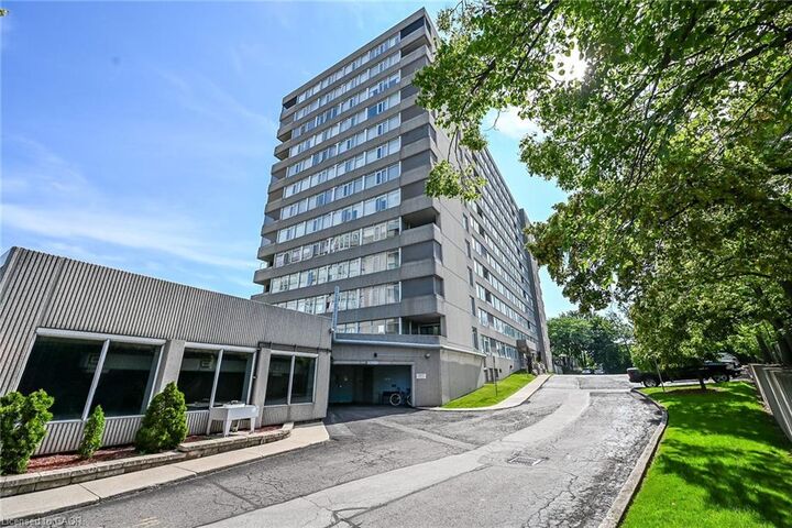 Property Photo:  40 Harrisford Street 1107  ON L8K 6N1 