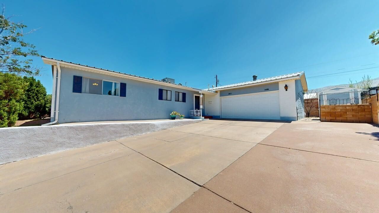 Property Photo:  1812 Pontiac Dr  NM 88310 