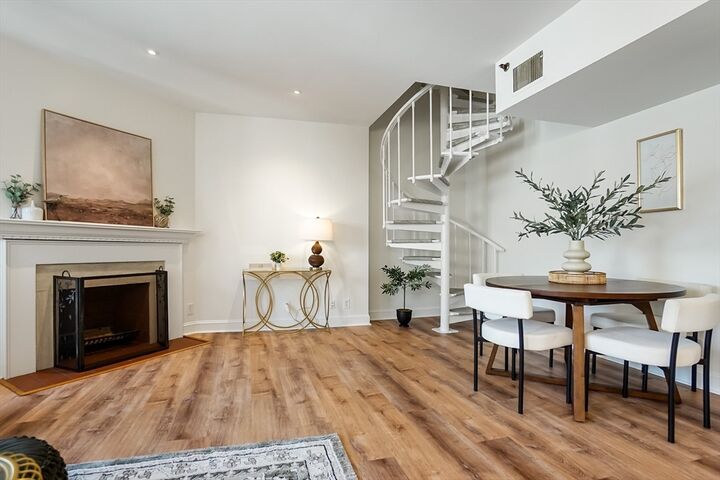 Property Photo:  416 Commonwealth Ave 611  MA 02215 