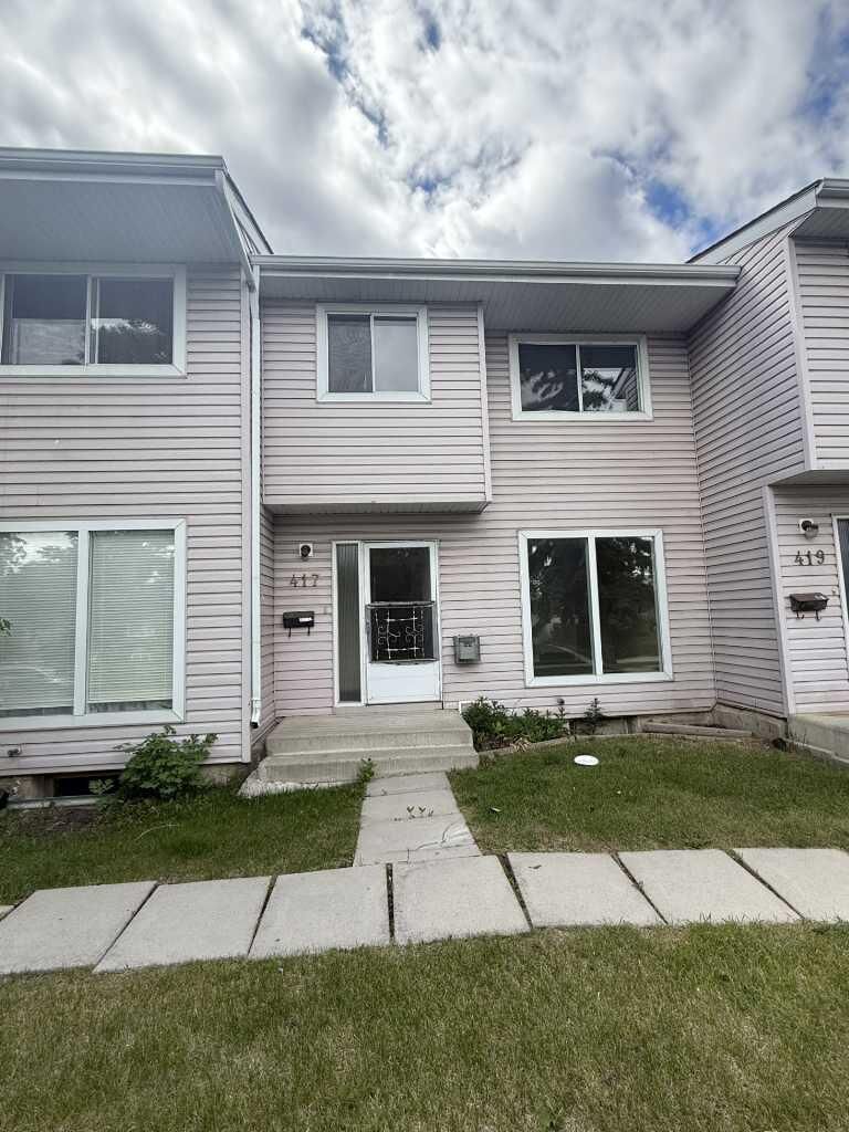 Property Photo: 417 40 Street NE AB T2A 6S1