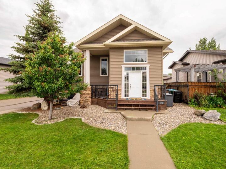 Property Photo:  275 Mt Sunburst Way W  AB T1K 2S6 