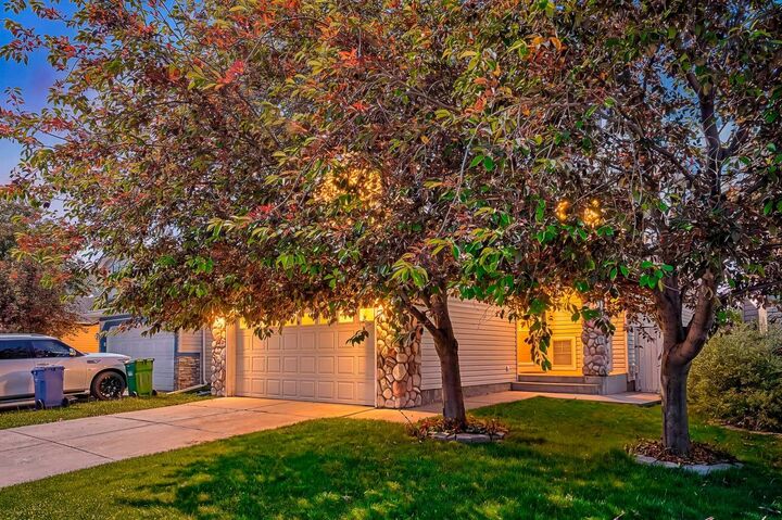 Property Photo: 236 Covepark Close NE AB T3K 5R3