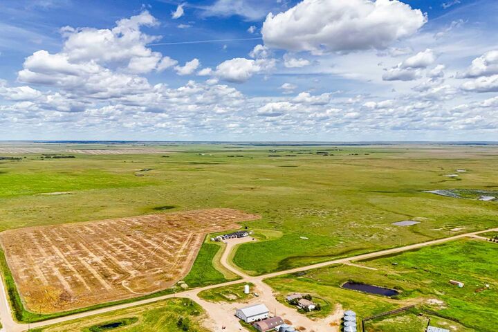 Property Photo: 10272 Township Road 300 AB T0J 1P0