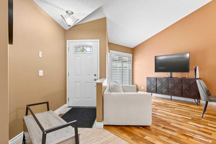 Property Photo: 152 Douglas Glen Mews SE AB T2Z 2M9