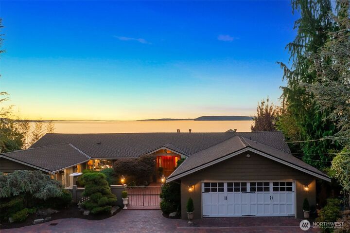 Property Photo:  8723  Talbot Road  WA 98026 