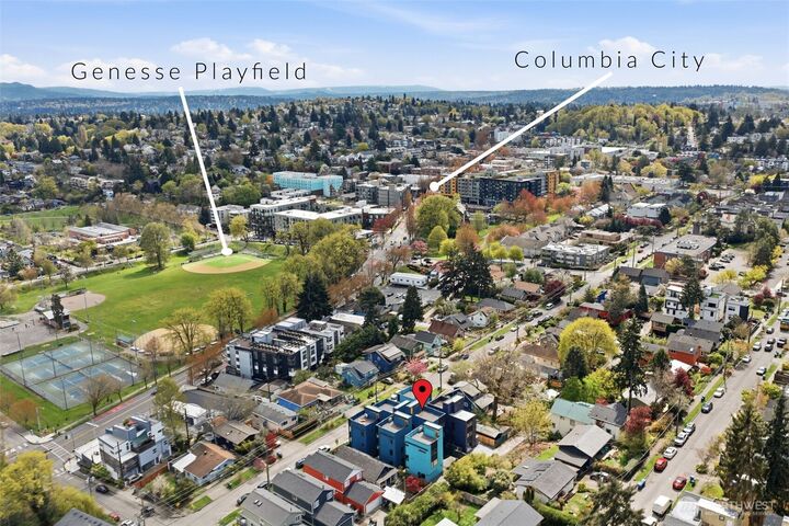 Property Photo:  4517  35th Avenue S E  WA 98118 