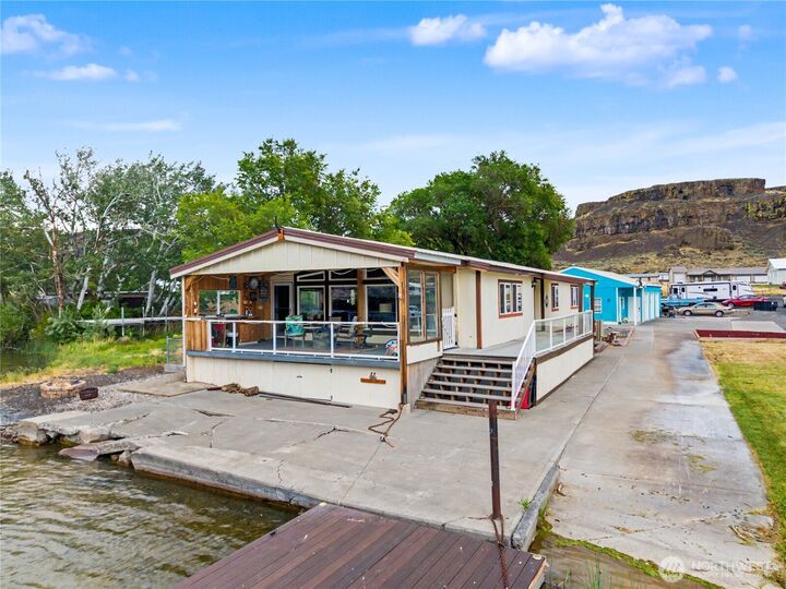 Property Photo: 31232 NE A.3 Road WA 99115