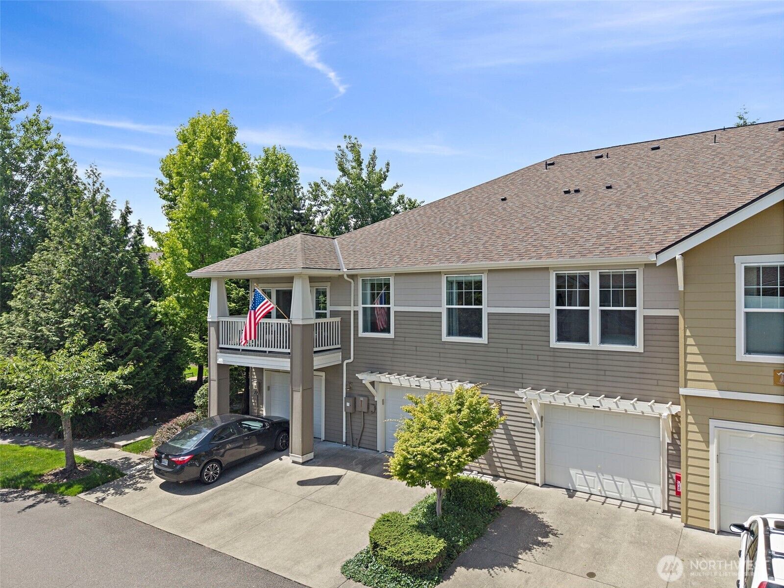 Property Photo: 7705 Fairway Avenue SE 204 WA 98065
