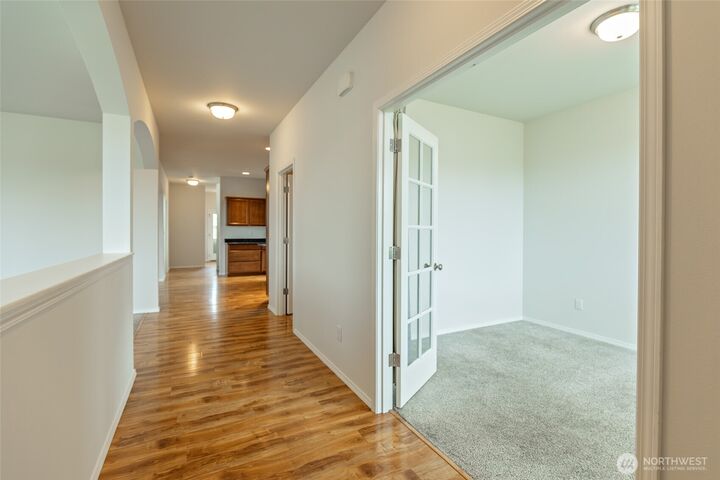 Property Photo:  211 E 28th Avenue  WA 98926 