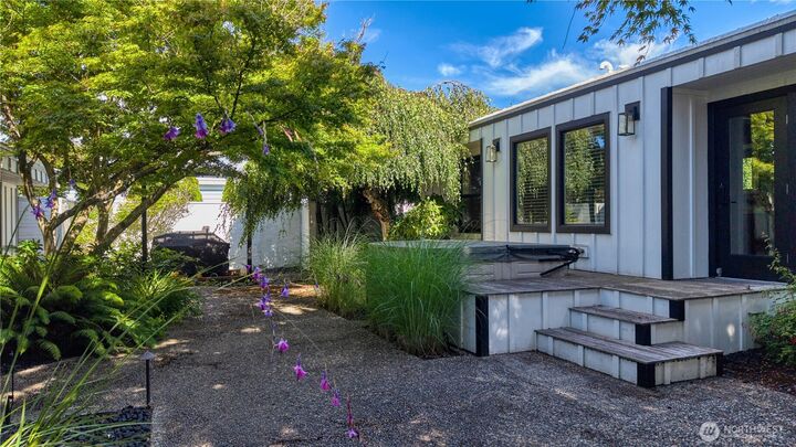 Property Photo:  1617  Edwards Drive  WA 98281 