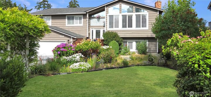 Property Photo:  178 NW Captain Court  WA 98277 
