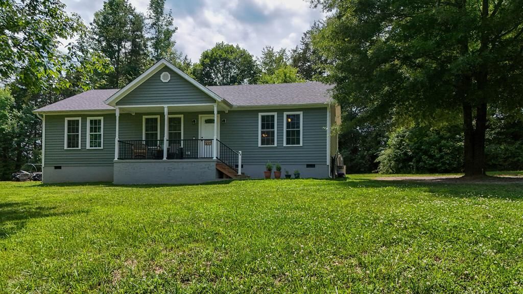Property Photo: 25 Dogwood Lane VA 23040