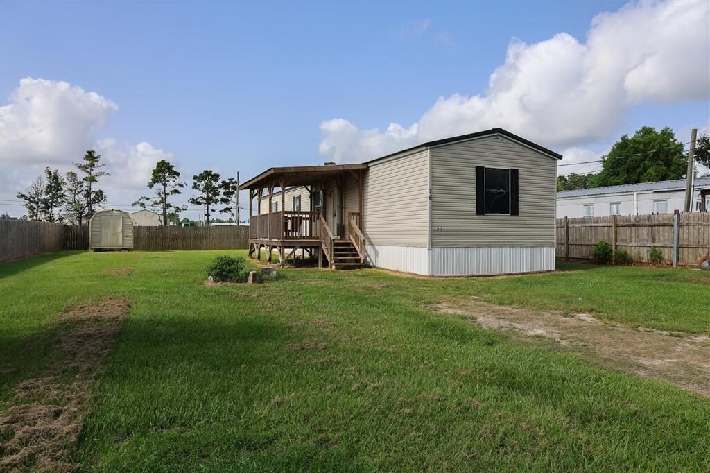Property Photo: 2406 Kathy Drive LA 70665