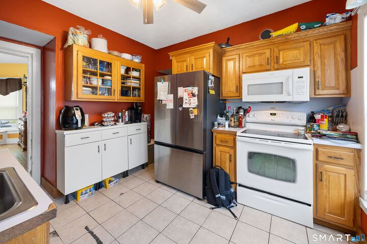 Property Photo:  62 Farmington Avenue  CT 06062 