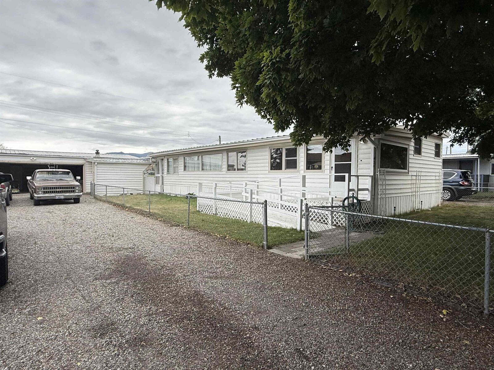 Property Photo: 424 N Hodges Rd WA 99016