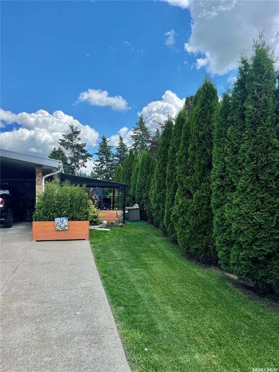 Property Photo:  63 Clarewood Crescent  SK S3N 2V8 