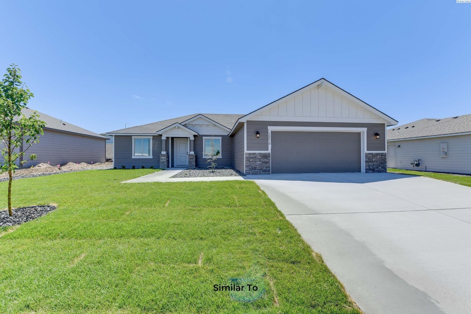 Property Photo:  1611 Parkwood Ct  WA 98930 