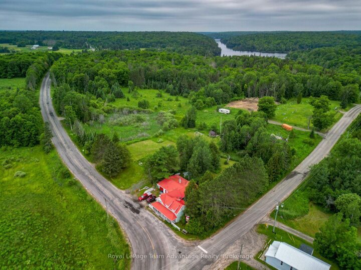 2 Maple Island Road — photo 1